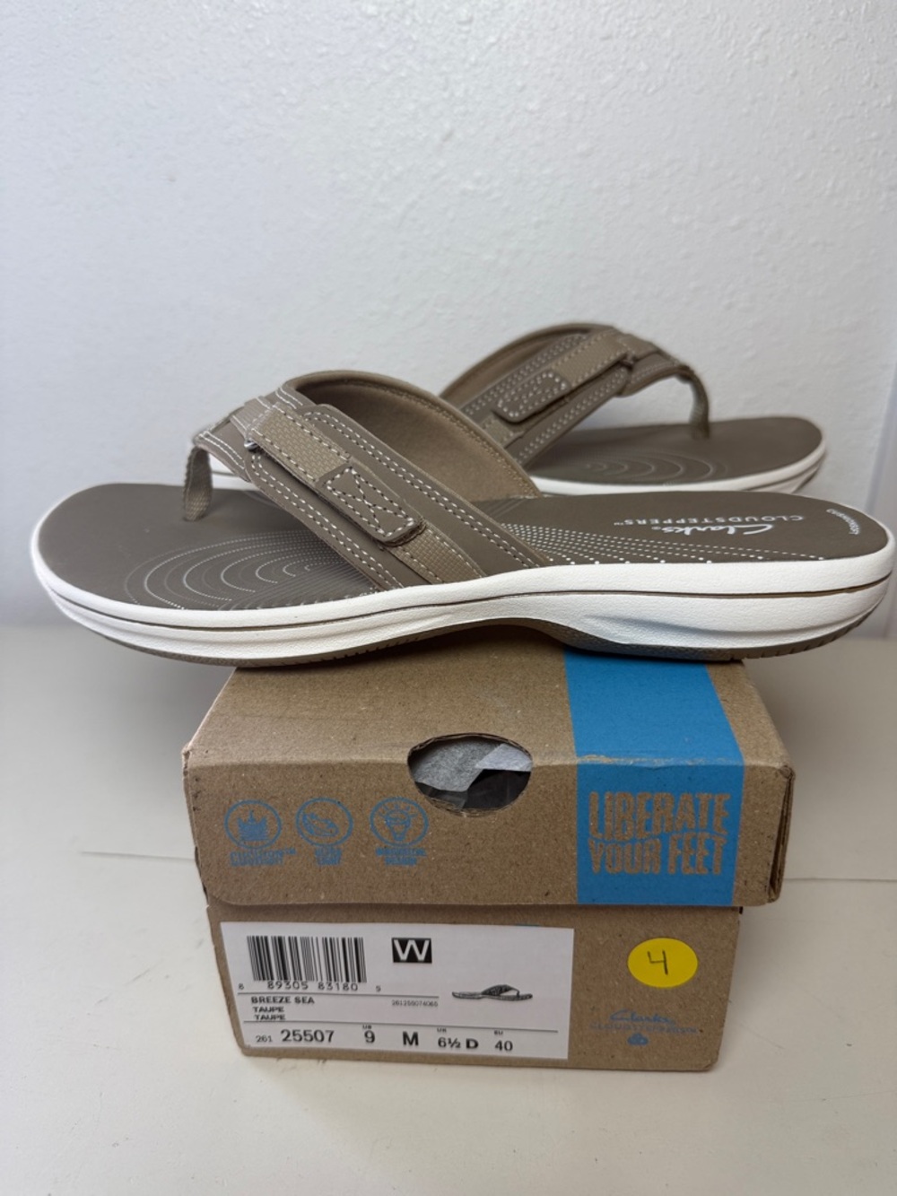 Clarks Cloudsteppers Breeze Sea Sandals Taupe size 9 NIB